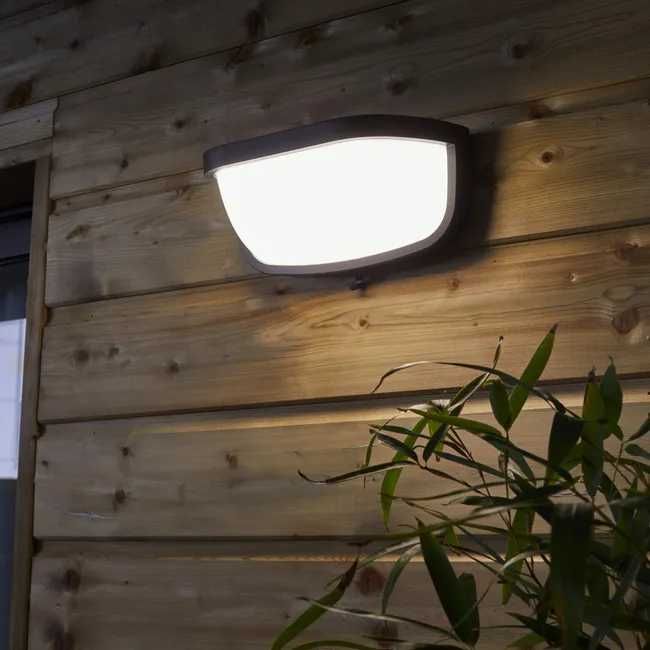 Kinkiet solarny Foley Booster z akumulatorem IP44 LED
