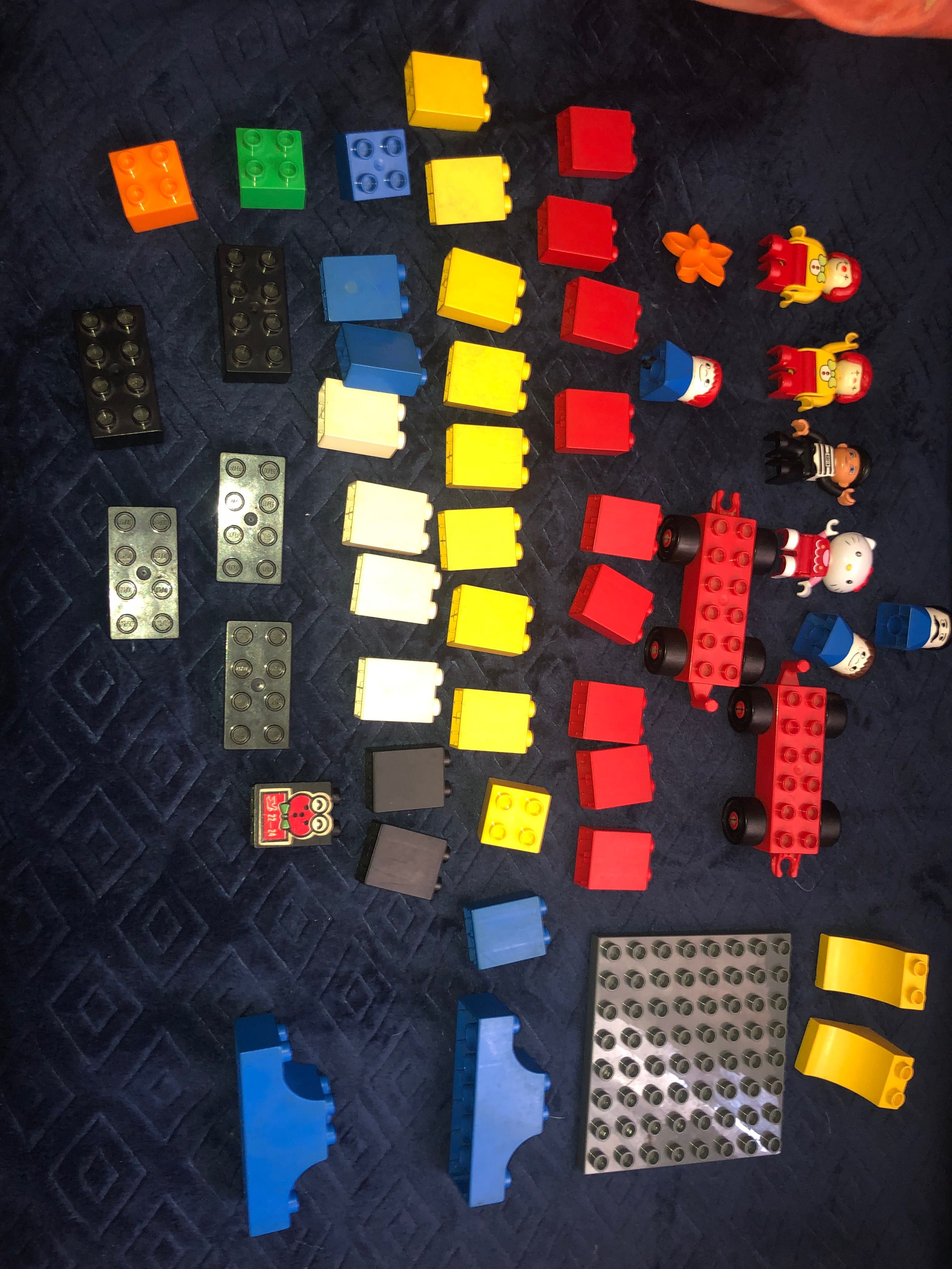 Lego duplo 51 elementow 7 figurek zestaw