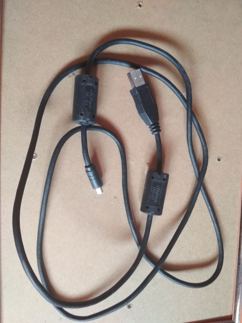 Шнурки USB для комп'ютерної техніки та телефону