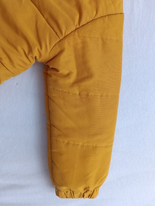 Żółta zimowa kurtka dziecięca