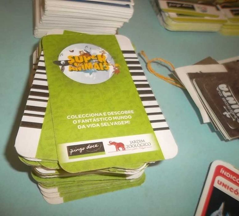 Grande lote de 200 cartas colecionáveis