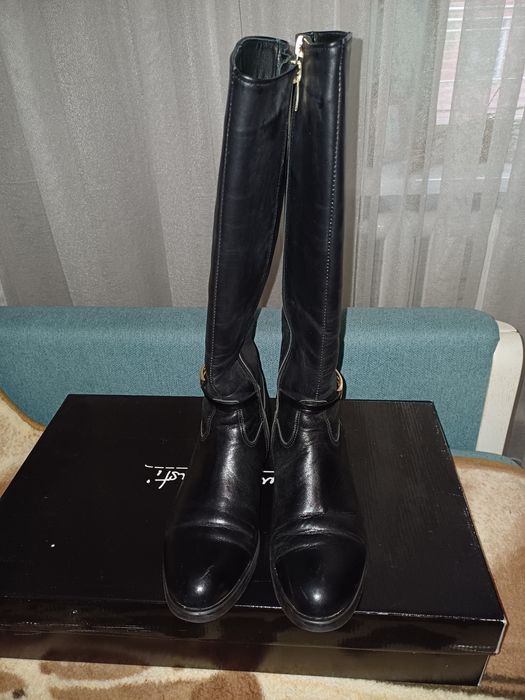 Женские зимние сапоги