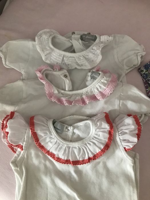 Bodys de bebe desce 12 meses até aos 18 meses em estado novo