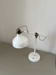 Lampka biurkowa RANARP ikea biała