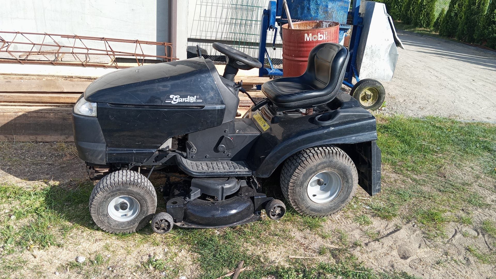 Witam sprzedam traktorek Husqvarna  z silnikiem 18 km