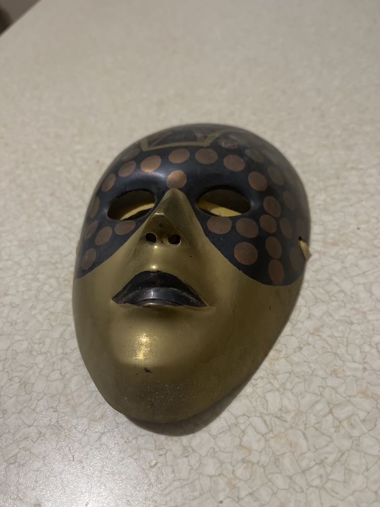 Mosiężna maska ze wozrami malowana ręcznie 15 cm dlugosci