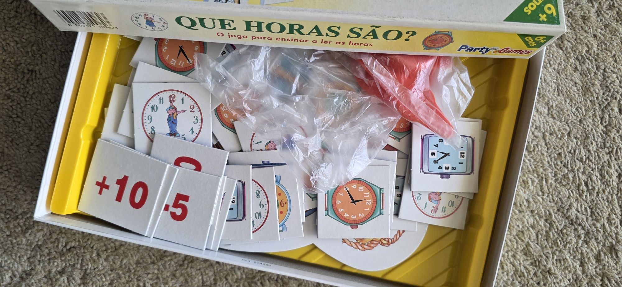 Brinquedo Que Horas Sao 6+ da marca PARTY GAMES