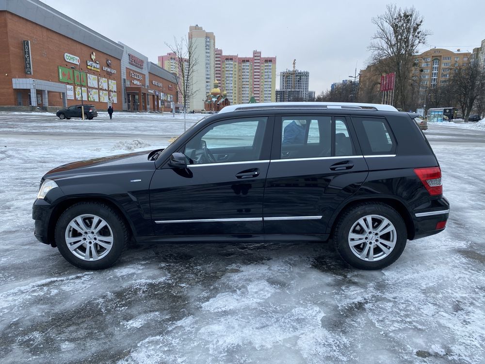 Mercedes-Benz GLK- Class 2011