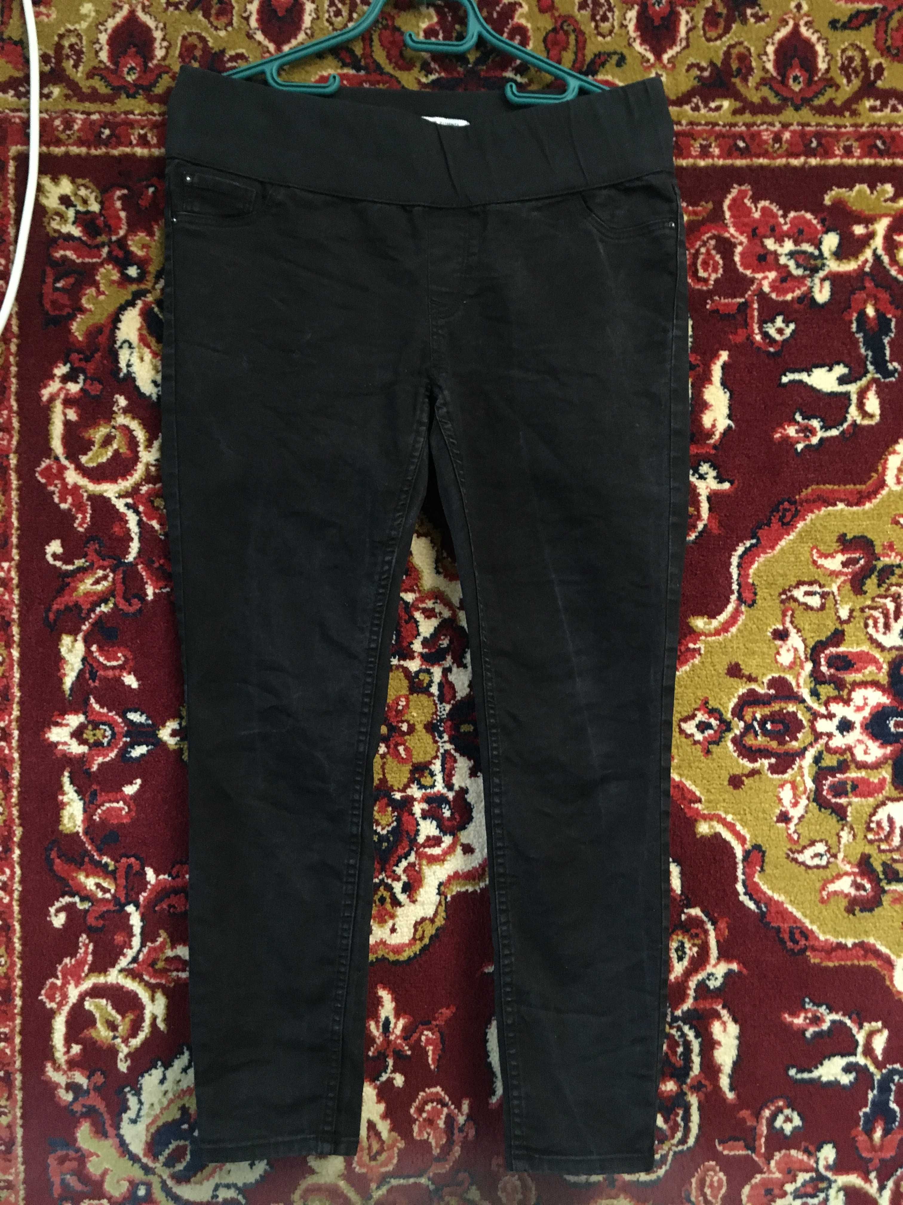 Черные резиновые джинсы джеггинсы с широким трикотажным поясом р.L