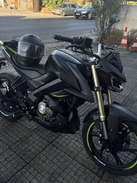 SRK 125s - moto naked desportiva