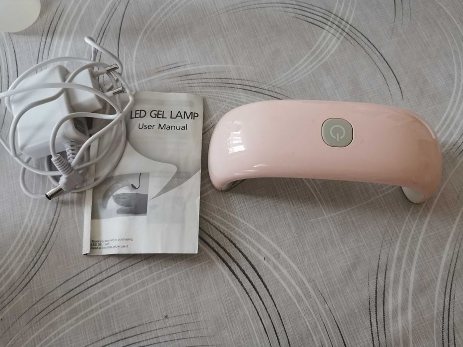 Lampa UV do manicure hybrydowego + gratisy