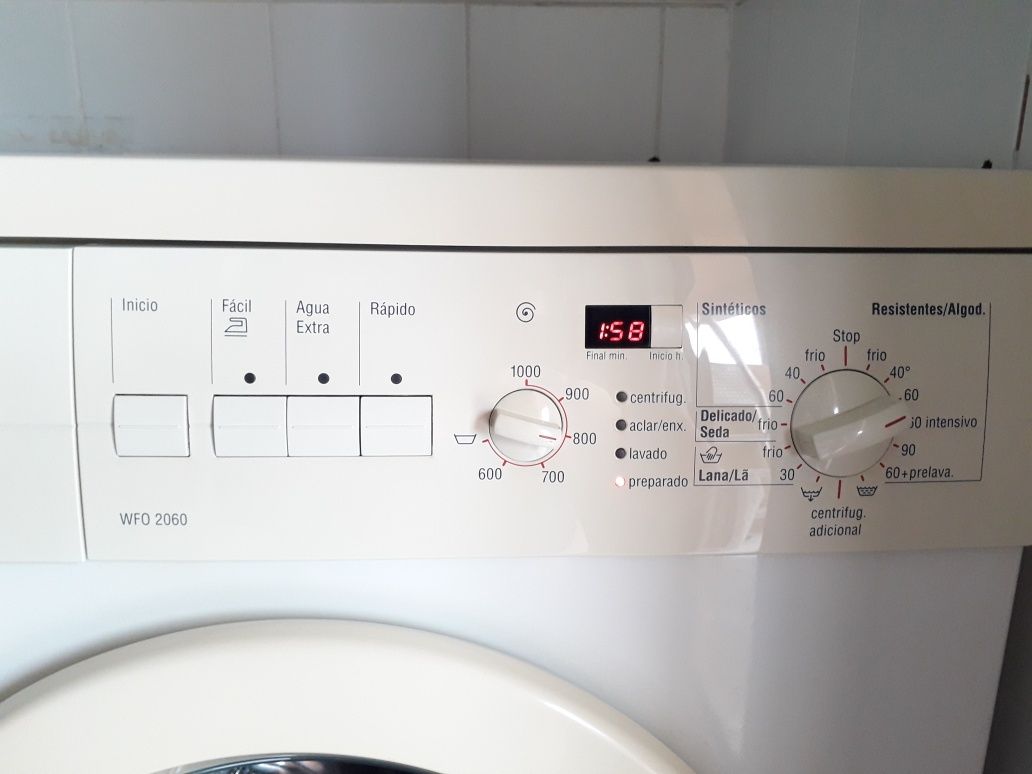 Máquina de lavar roupa Bosch usada com avaria