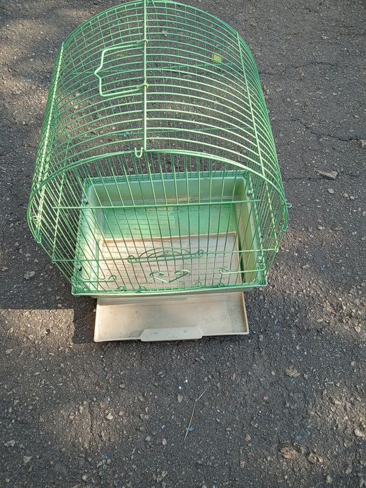 Клітка для папуги металева.