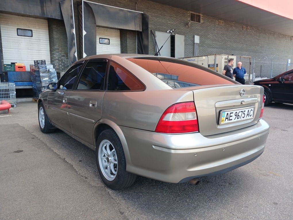 Opel Vectra b ,1,6 GBO