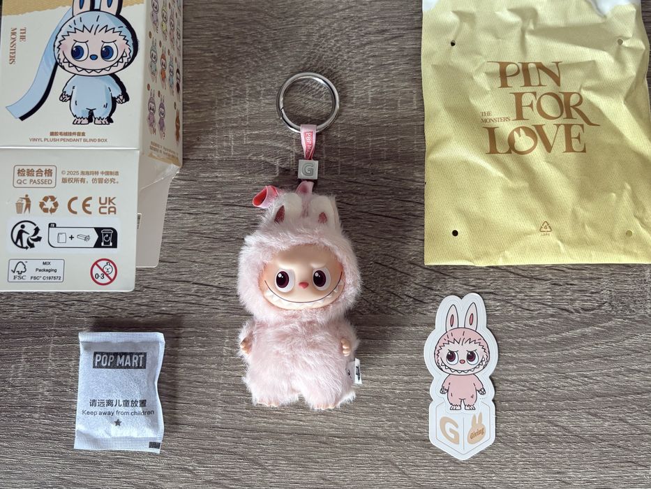Оригінал Labubu - Pin for love брелок лабубу Pop Mart