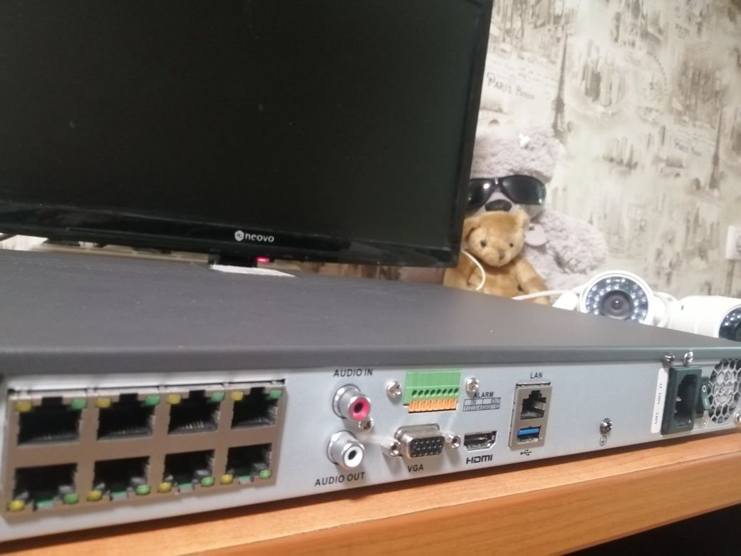 Відеорегістратор HIKVISION  DS-7608NI-E2/8P 2TB