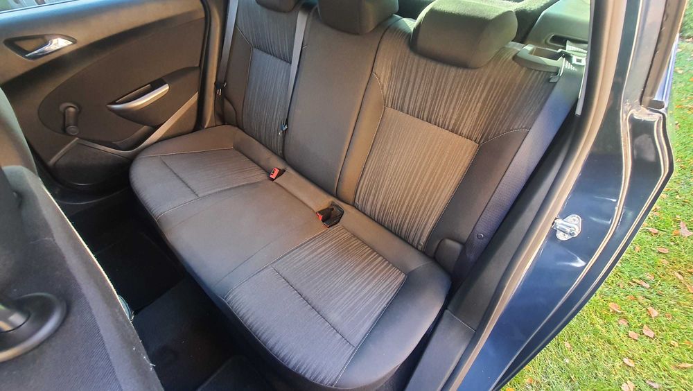 Prosto z lawety Opel Astra J 2011r. 1.4 benzyna 140KM okazja