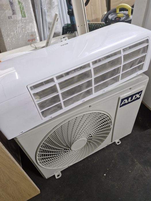 Klimatyzacja aux jak nowa malo używana z Gazem Czynnikiem chłodzącym