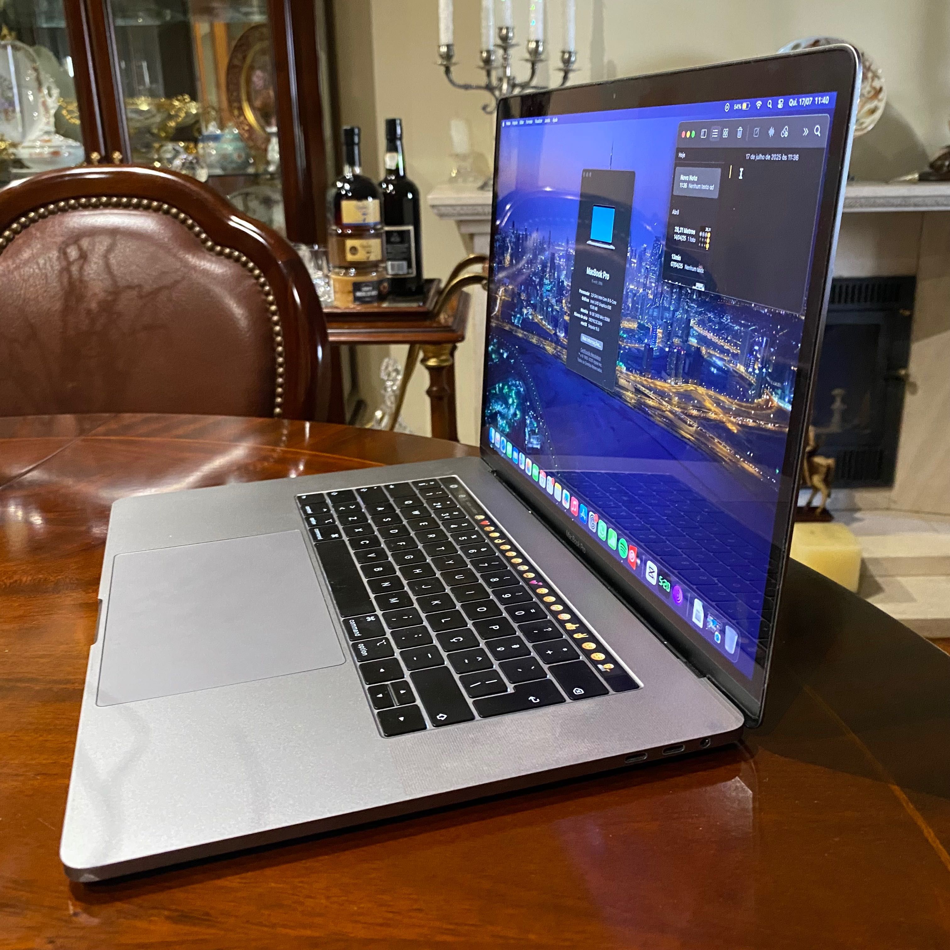 Macbook Pro 15, TouchBar, Processador i9