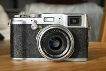 Fujifilm X100 w dobrym stanie