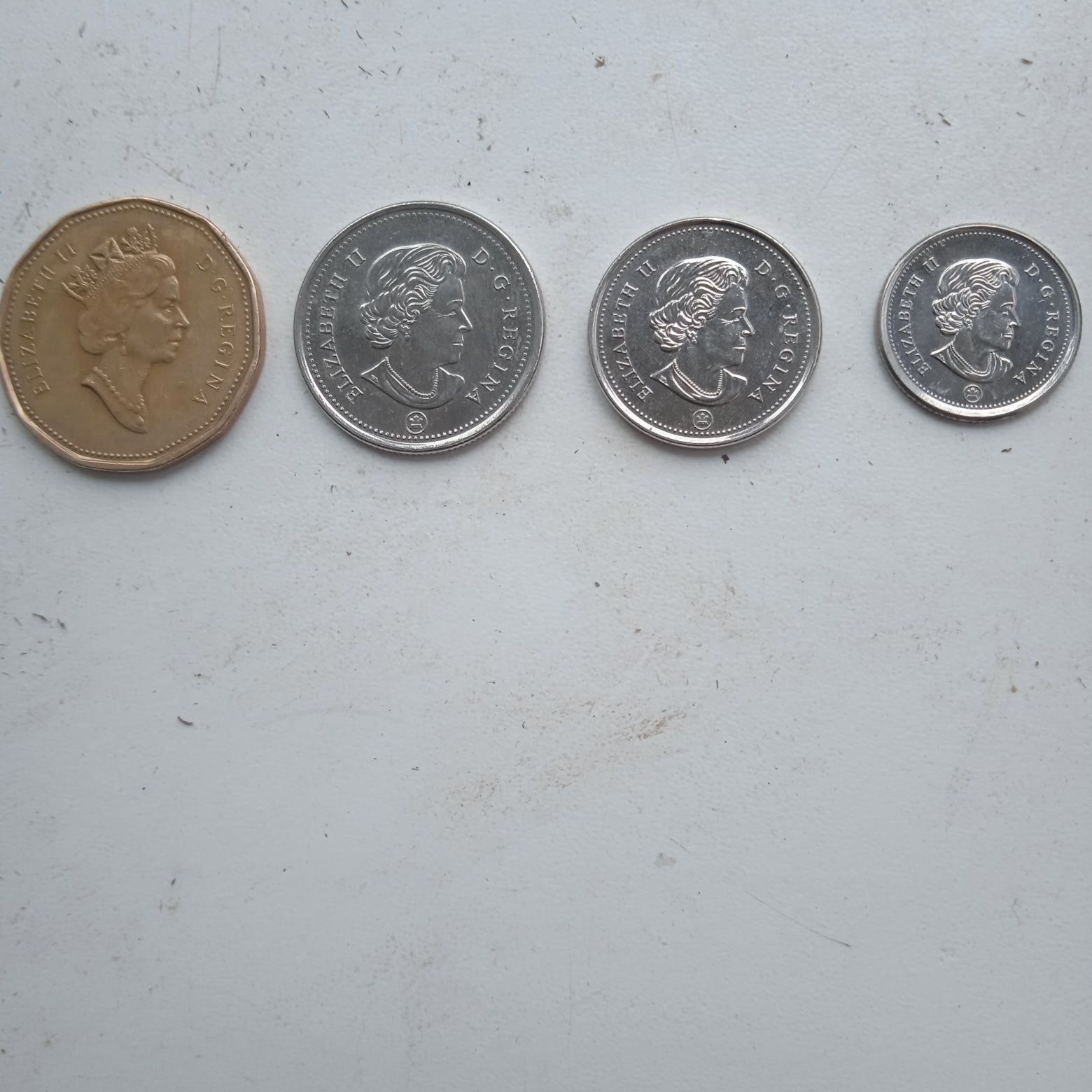 Монети Канада-1долар,25 цент,10цент,5цент