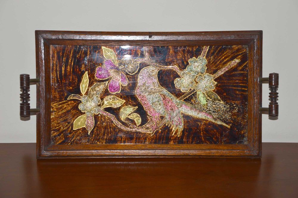 Tabuleiro vintage com desenho floral e pássaro