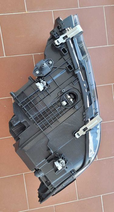 Farol BMW G30 Esquerdo