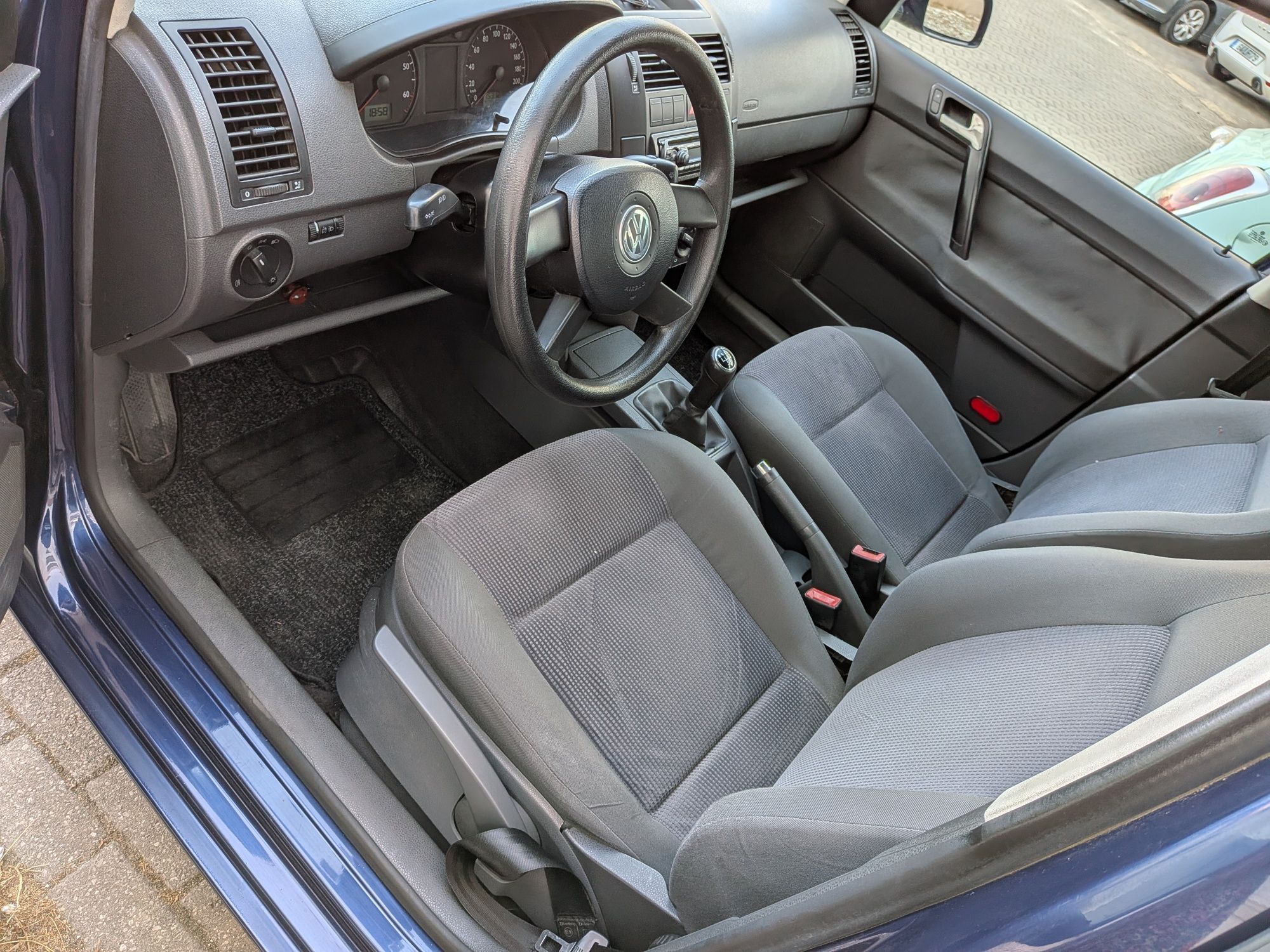 Volkswagen Polo 1.2 i 05