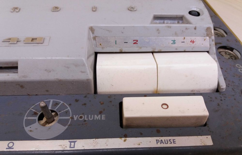 Grundig TK 40 - Gravador de Som e Leitor de Fita - Para peças...