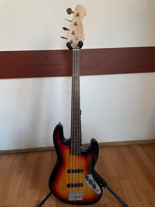 Gitara basowa HB-JB-40FL SB model Fender Jazz Bass. Gada jak oryginał