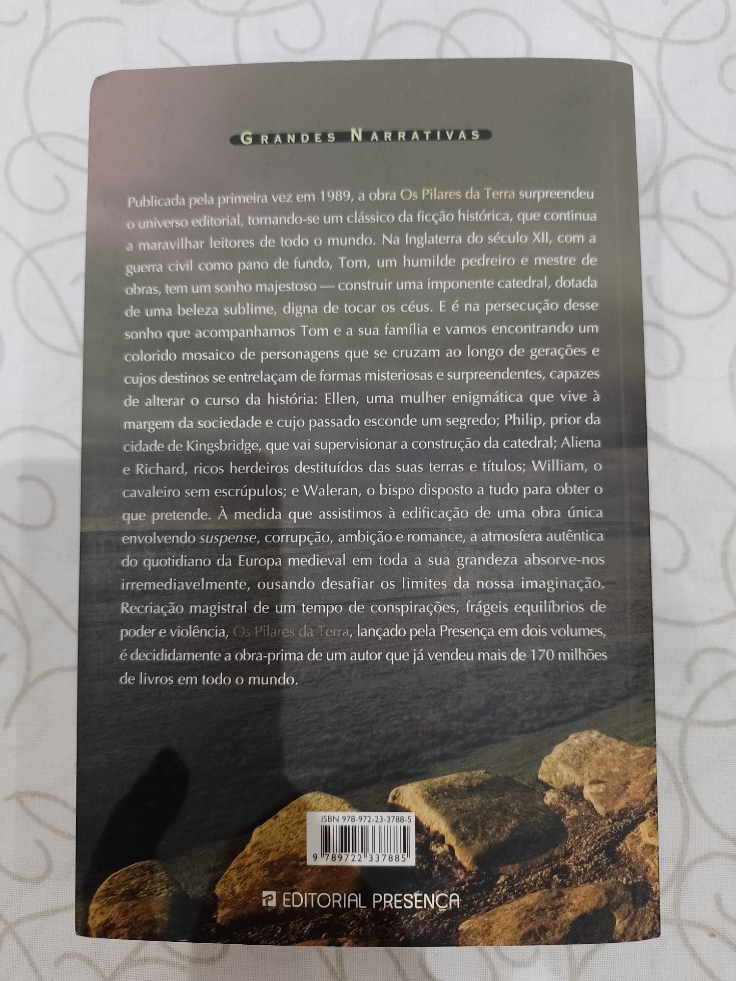 Livro "Os Pilares da Terra"