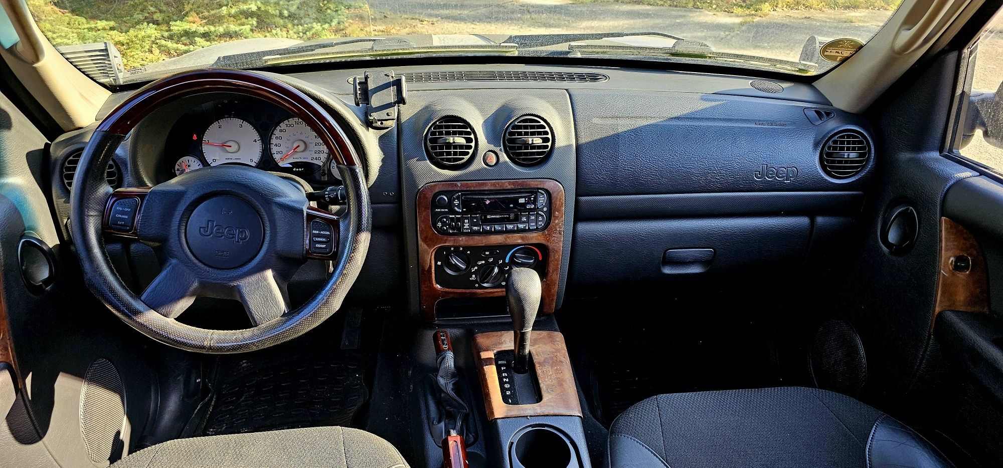 Jeep Cherokee 2,8crd 4x4 skóra kilka gotowy do jazdy pomalowany raptor