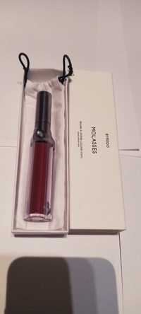 Pomadka Byredo liquid lipstick vinyl  molasses 215