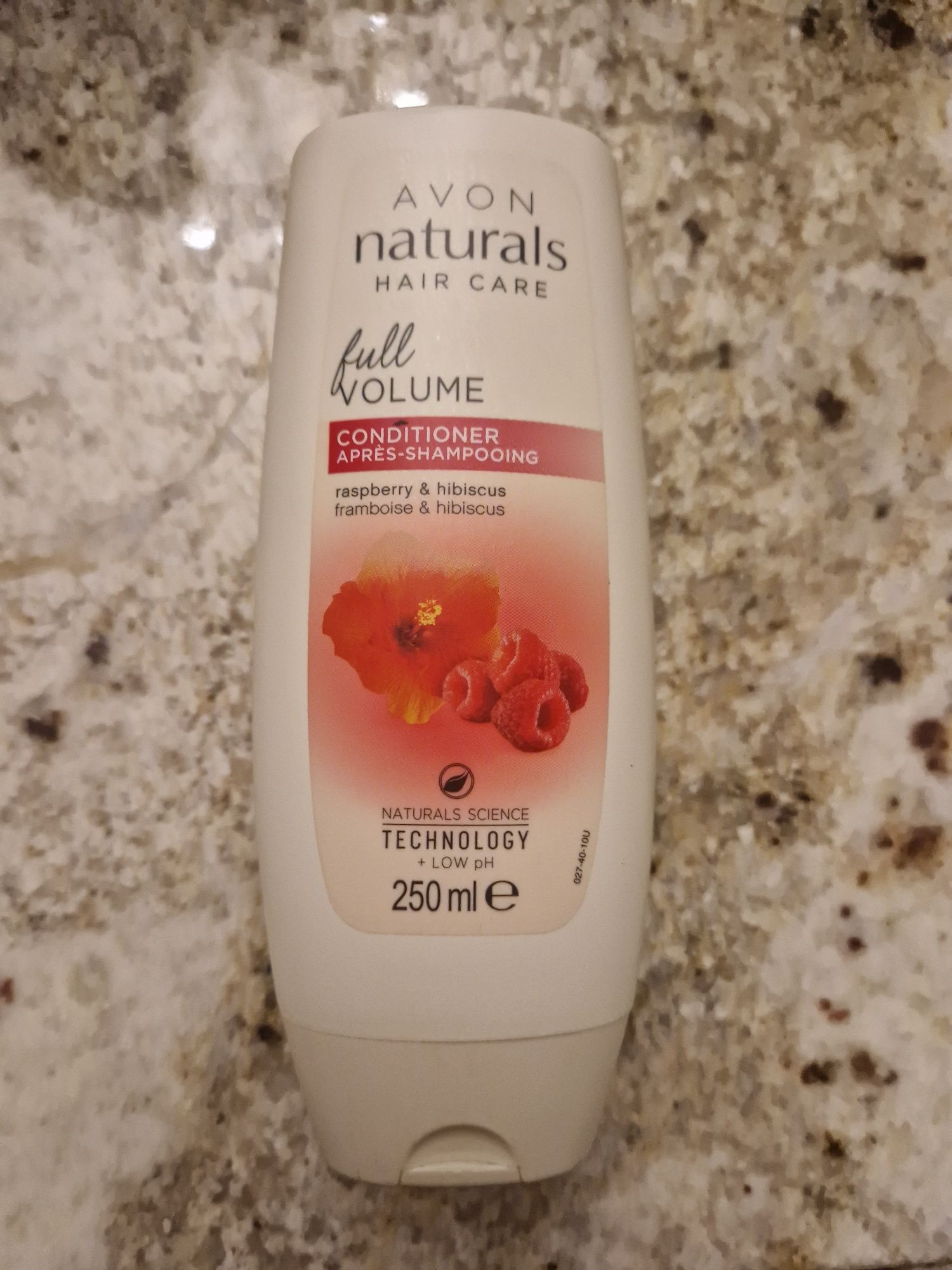 Avon odżywka dodającą objętości malina i hibiskus