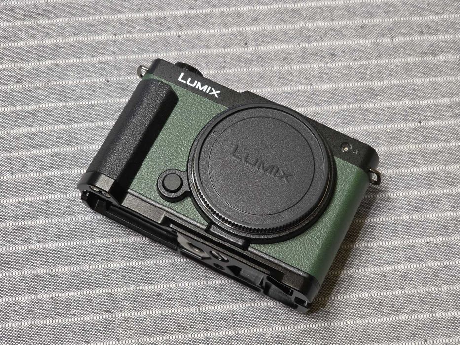 Aparat cyfrowy Panasonic S9 jak nowy, 5 lat gwarancji + grip Smallrig