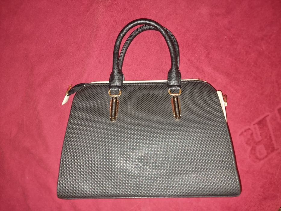 Продам сумку. Стан нової