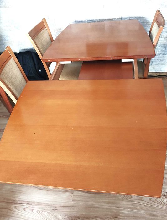 Stół plus 4 krzesła