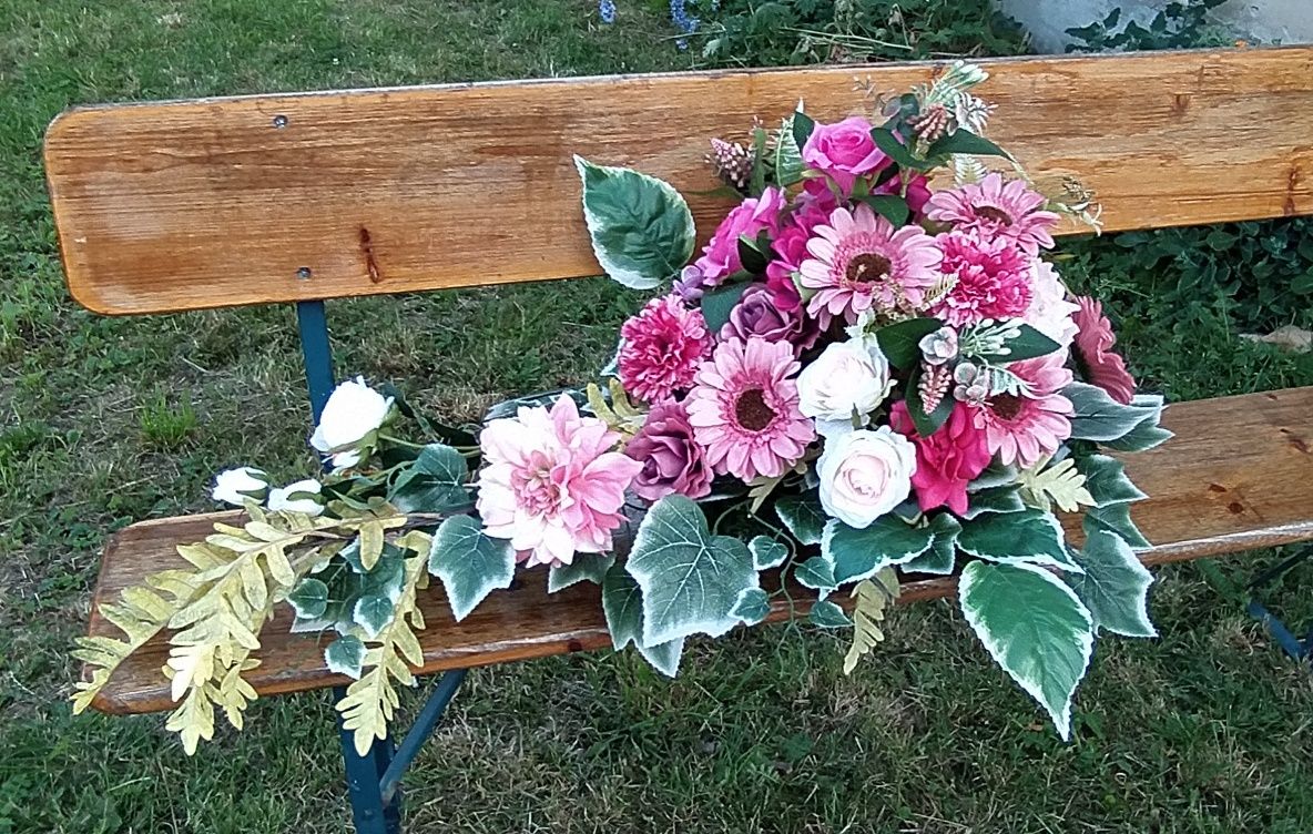 Wiązanki na cmentarz, Kompozycje Kwiatowe na grób, Stroik na cmentarz