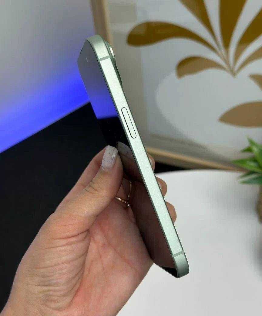 iPhone 15, 256 ГБ