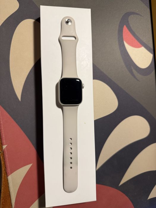 Продам Apple watch se2 40 mm
