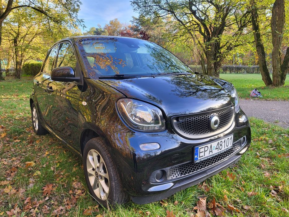 Samochód osobowy smart forfour.