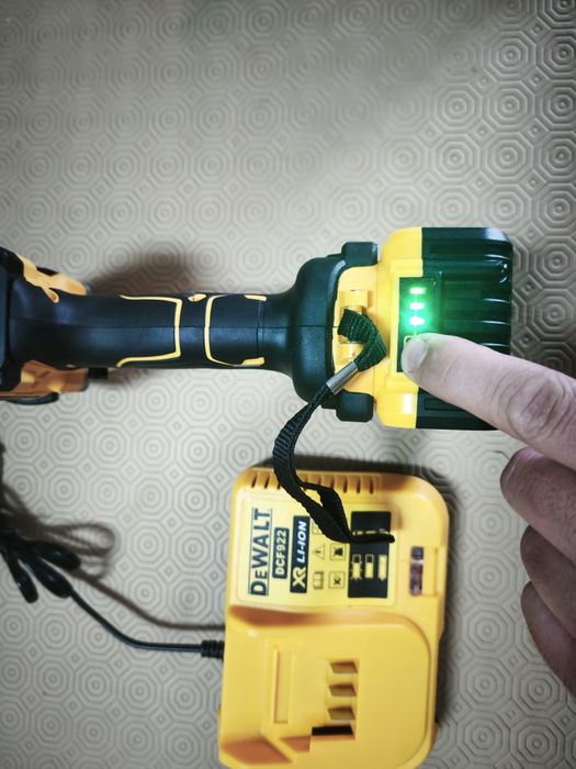 Chave de impacto caixa/bits + bateria + carregador