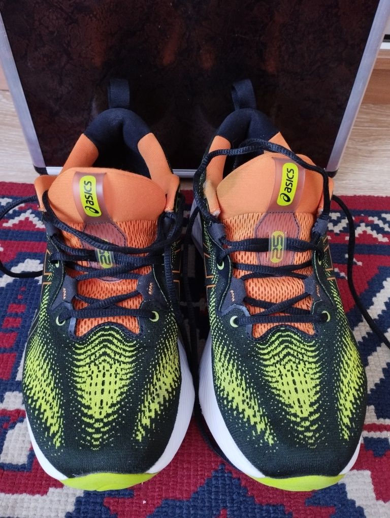 Кросівки чоловічі ASICS.