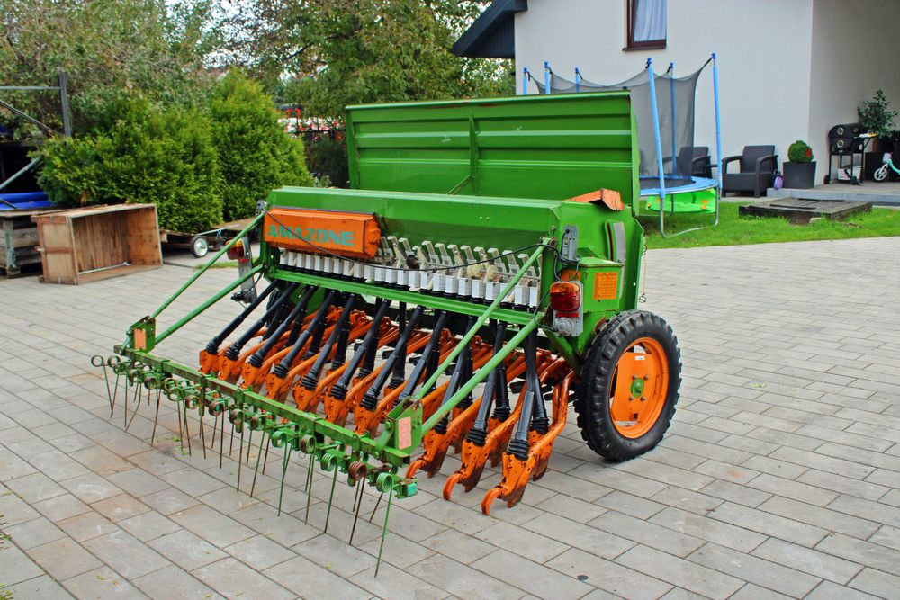 Siewnik do zboża 2,5 m AMAZONE D8 Siewnik zbożowy  SUPER STAN
