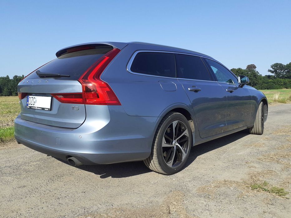 Volvo V90 Momentum T5 254KM, stan idealny