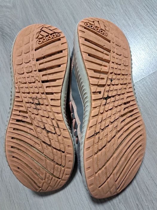 Продам кроссовки для бега Adidas  FortaRun X  р.34