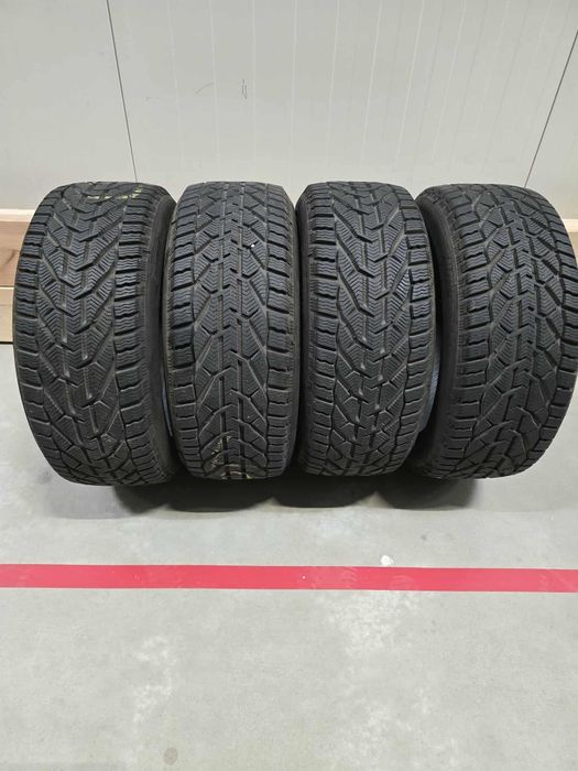 Komplet opon zimowych Kormoran 4 sztuki 225/45 R17 94 V XL