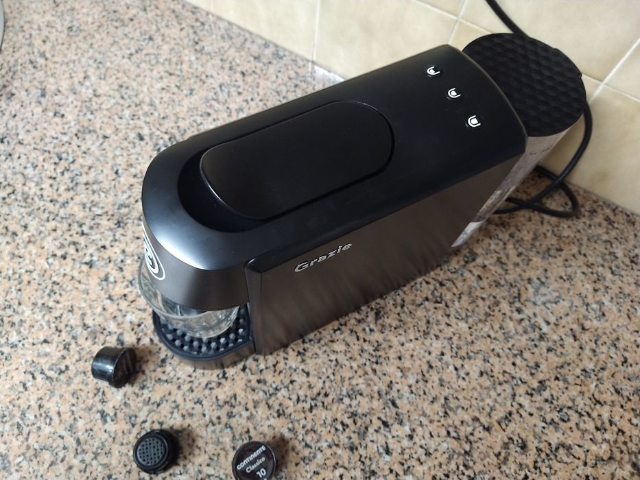 Máquina de café Continente semi-nova casa quarto apartamento vivenda.