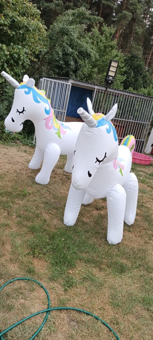 Dmuchany Jednorożec Ze Zraszczem Playground 204 cm