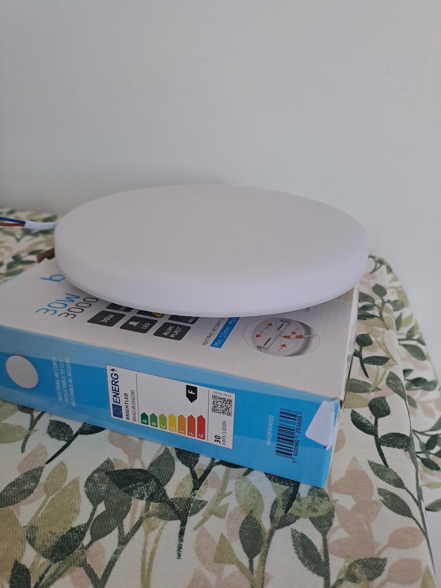 Candeeiro LED NEUTRO